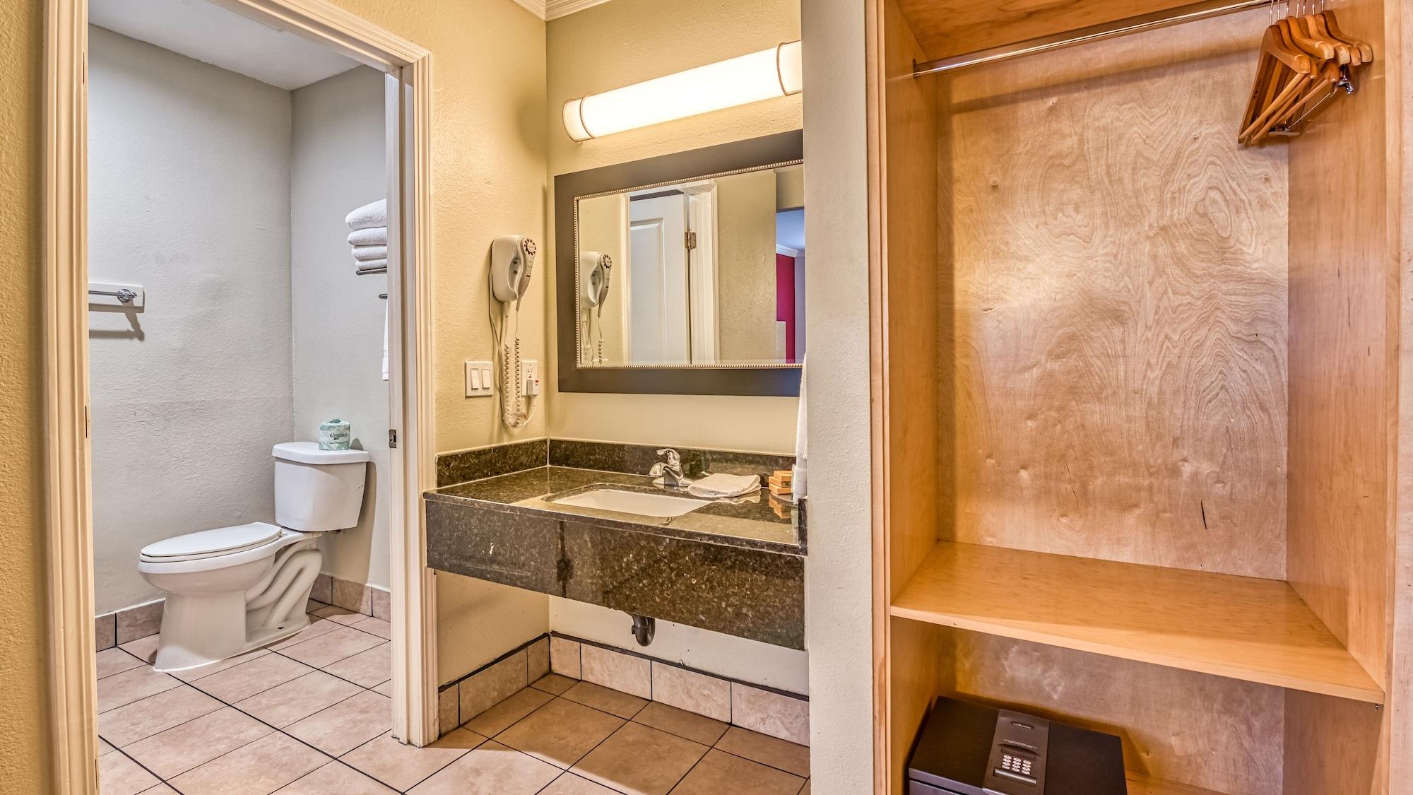 Hollywood Motel 2*