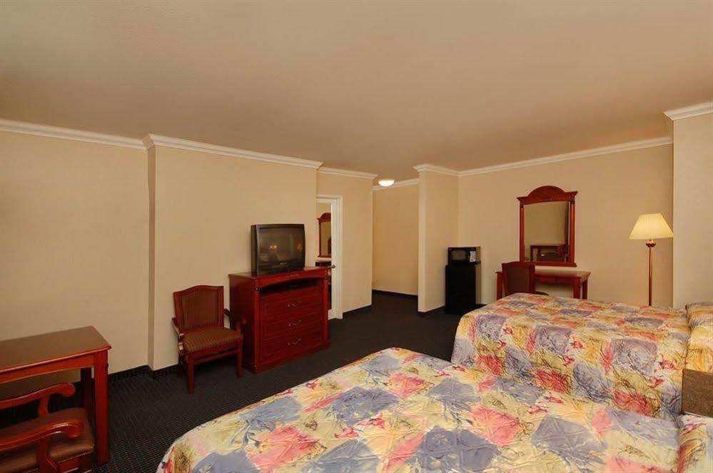 Hollywood Motel