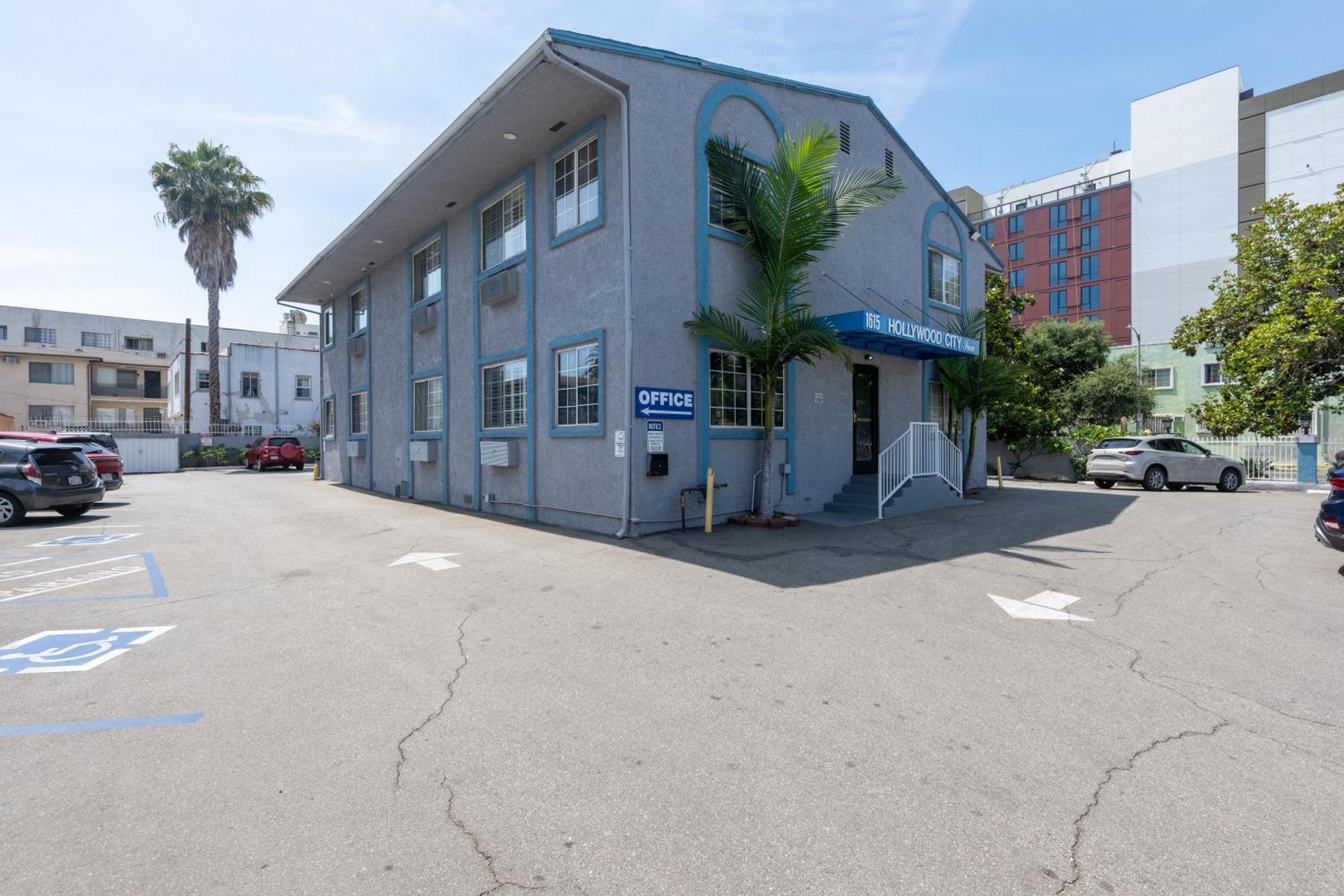 Hollywood Motel 2*